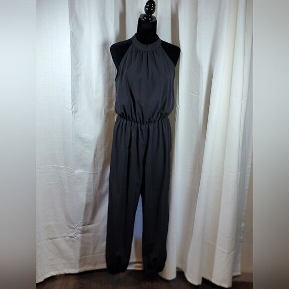 Black Sleeveless Jumpsuit - Picture 11 of 12